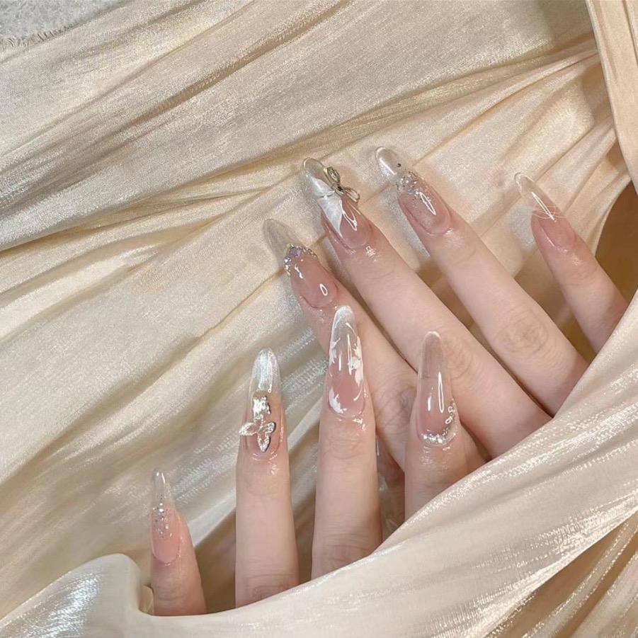 栀见手zuo美甲
