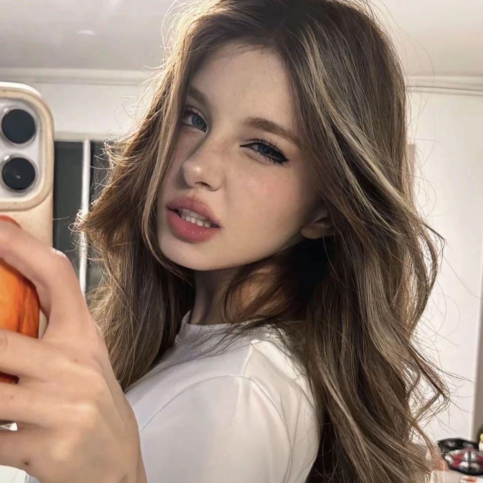 80岁高龄奶奶把屎把尿108个孙子