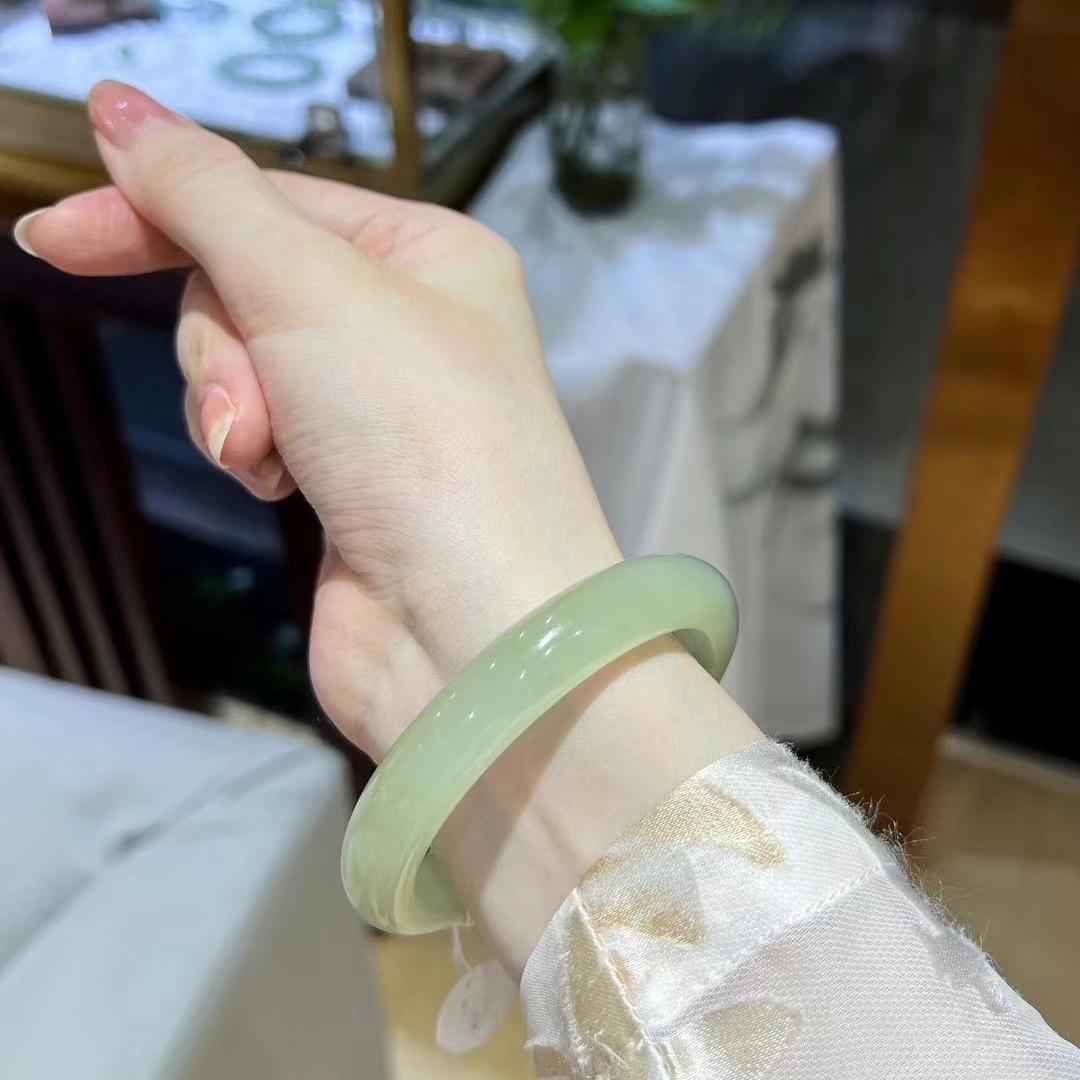 初锦和田玉甄选玉镯