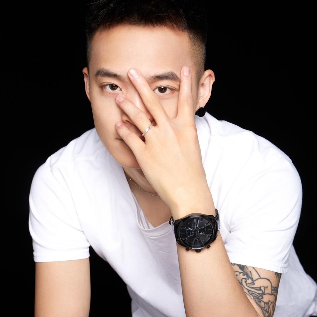 张嘉豪.发型设计