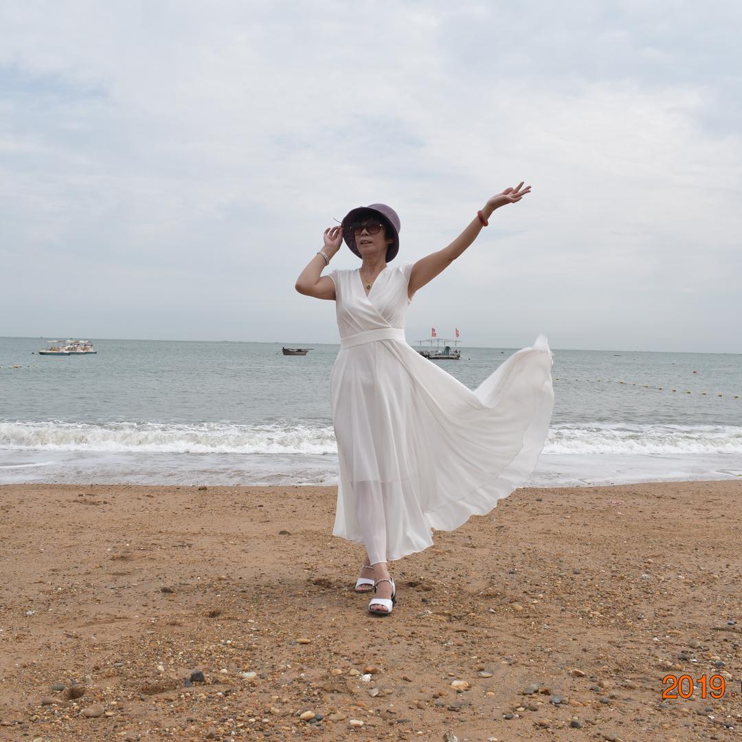 夏荷如听