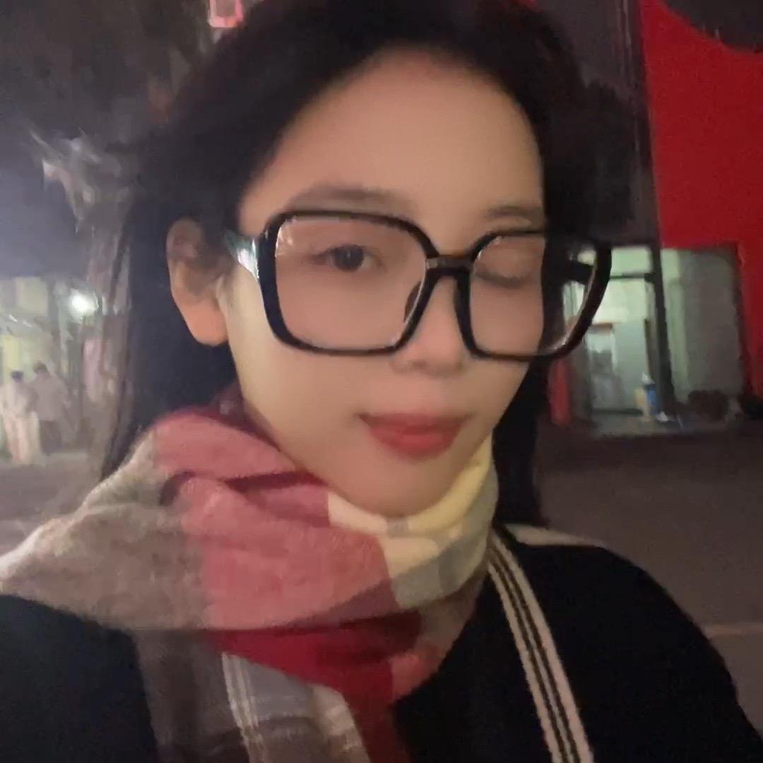 红绿灯的小黄