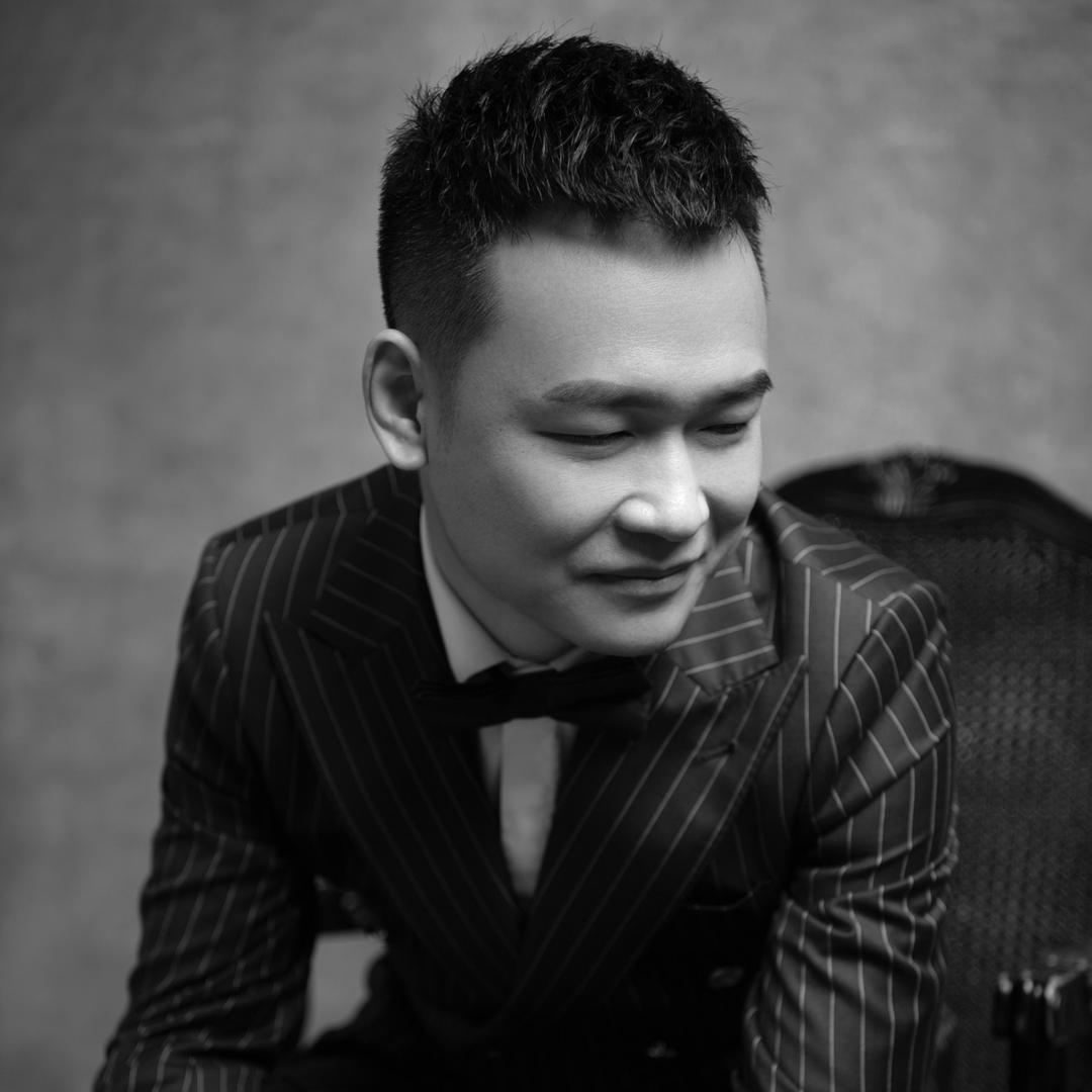 小龙哥乐从卖铁