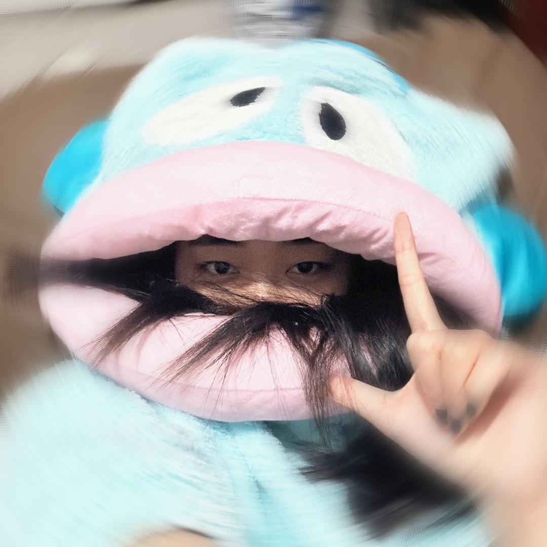 自信母蟑螂