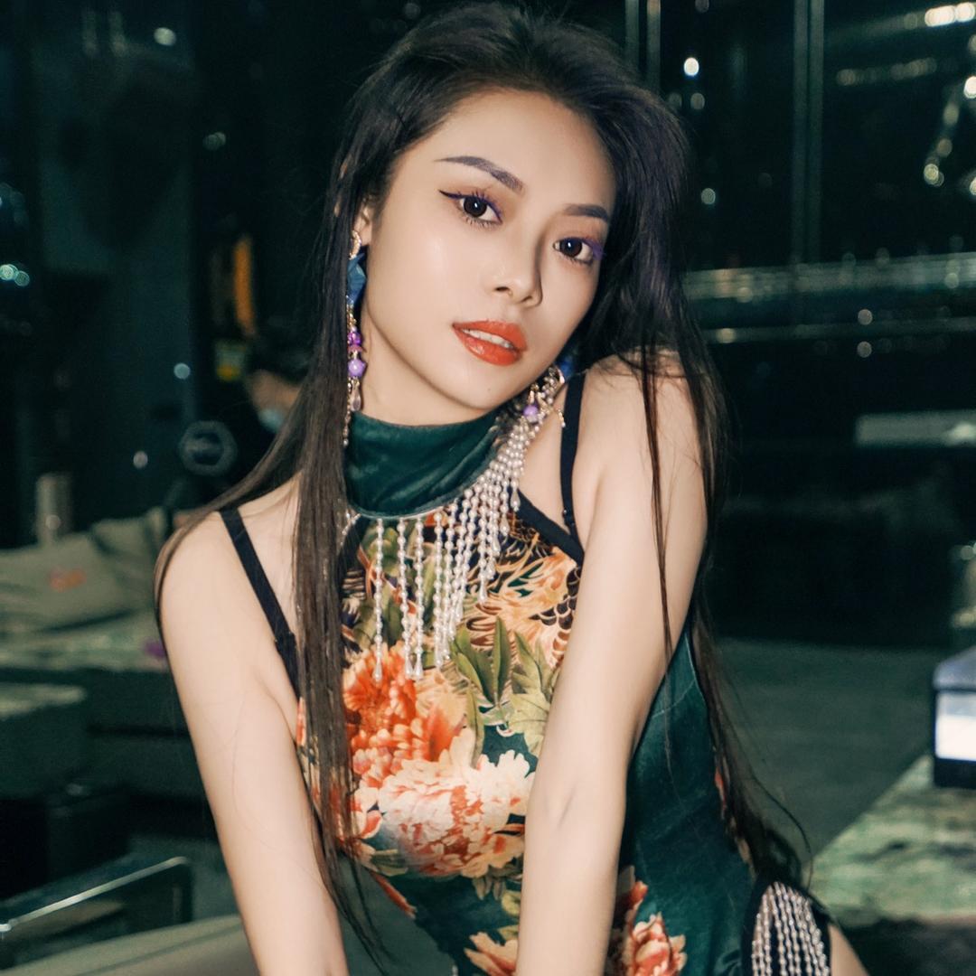 姿轻羽(尊师张黎）988