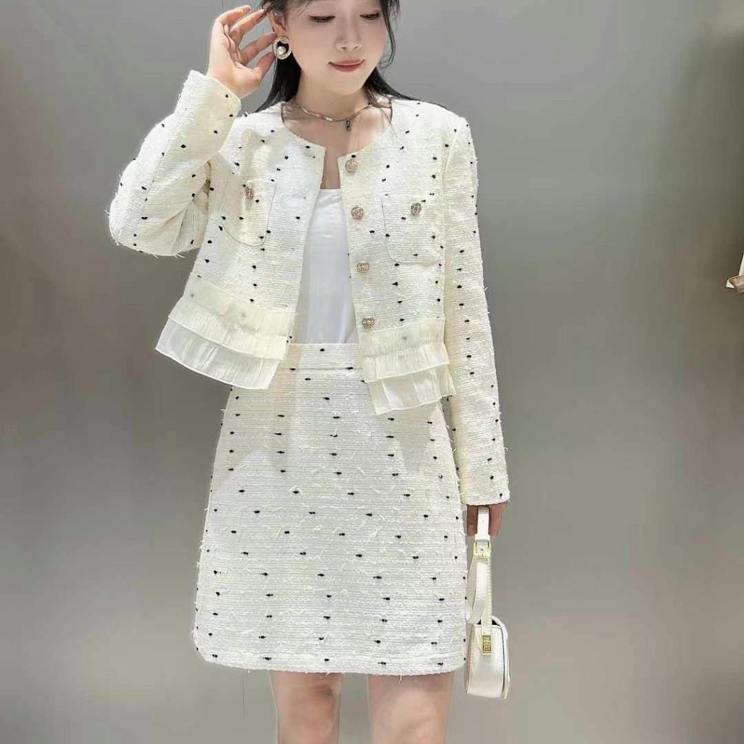 鸣服装