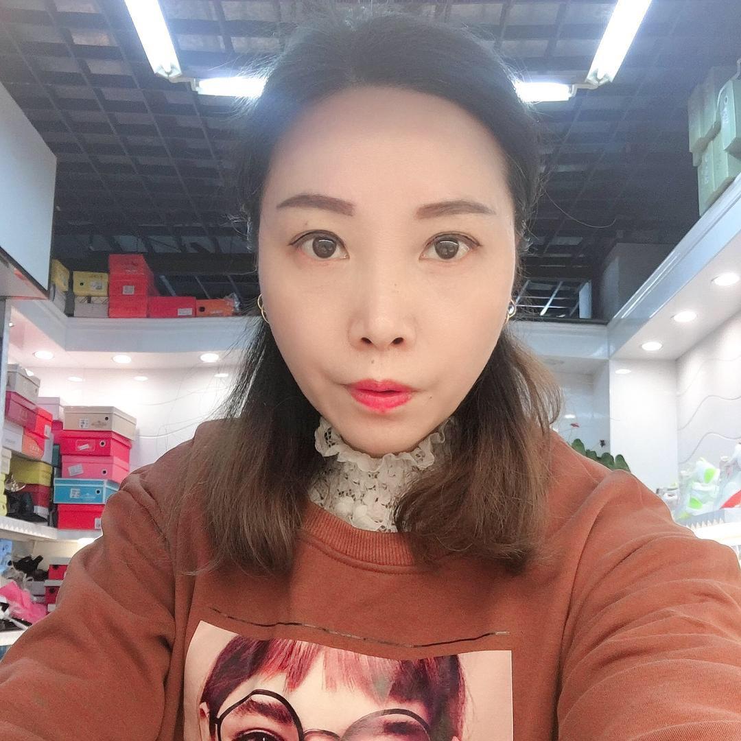 义乌国际商贸城连华鞋业2号店