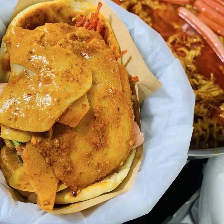 鲁山郝好家香辣土豆片夹馍