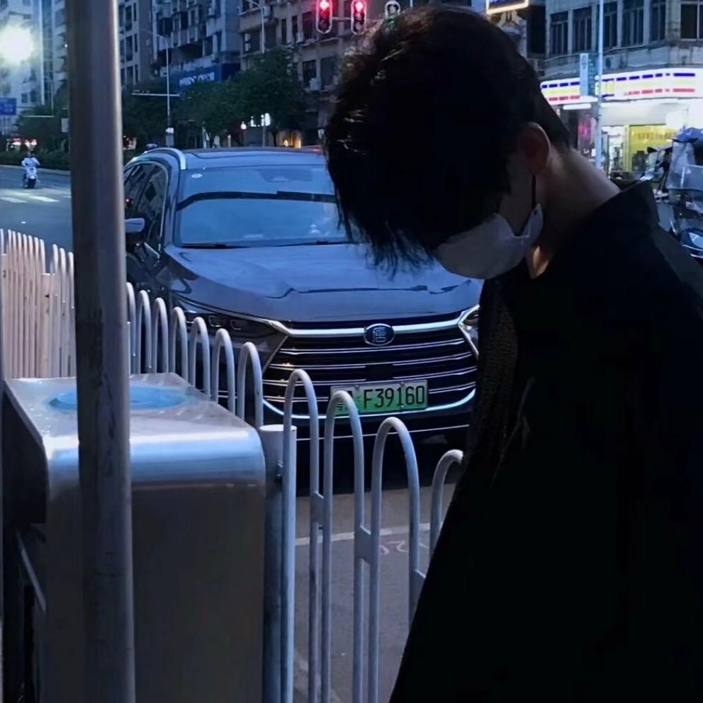 倞镐睡醒啦