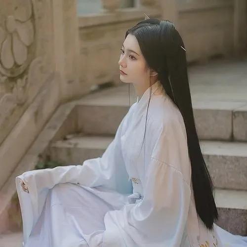 绾主（汉服妆造）