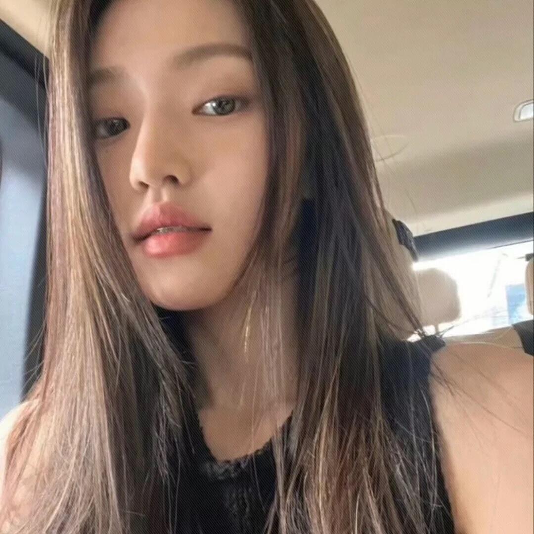 半只小月亮🌙