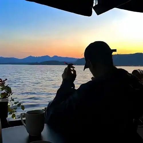 A啊睿（娱乐YC）