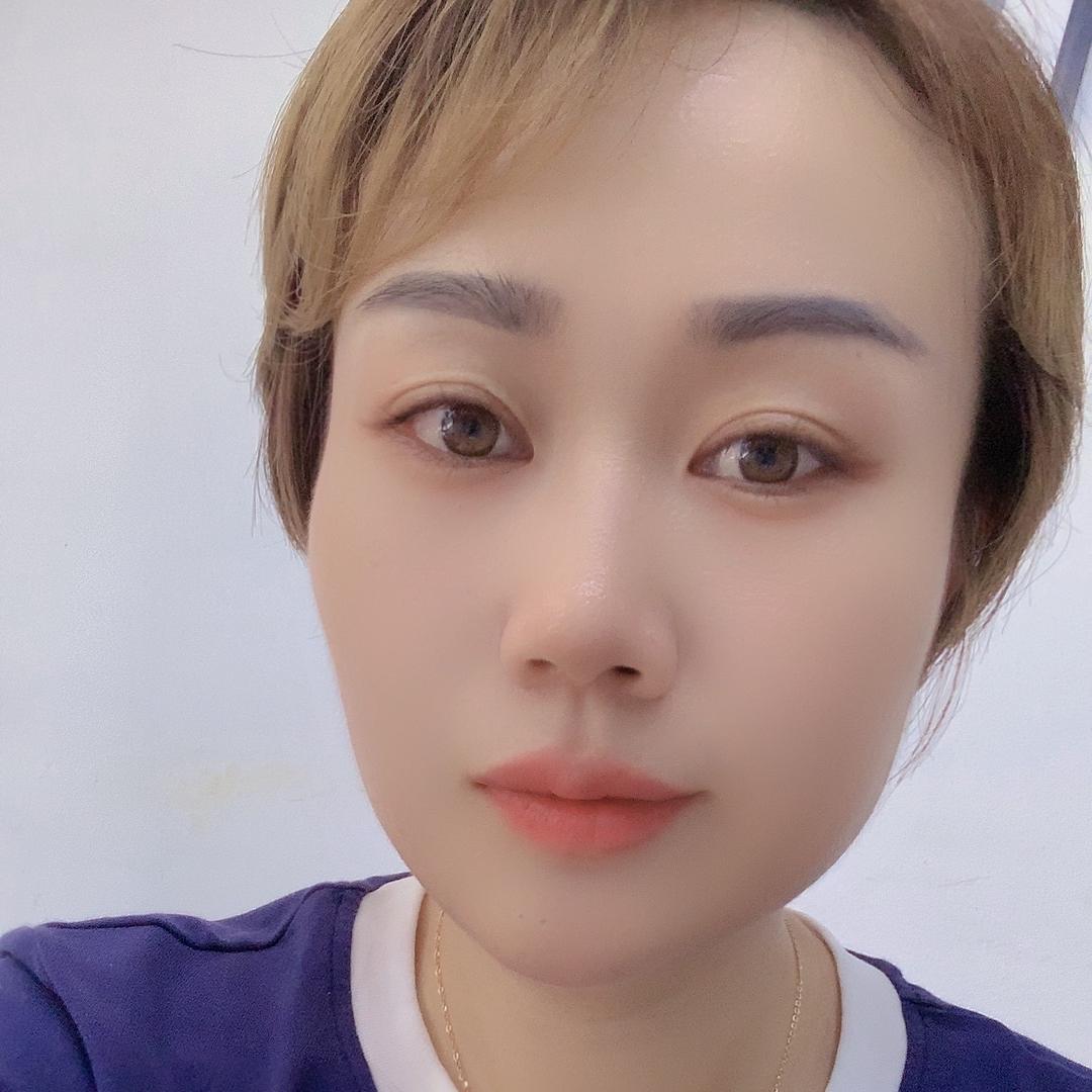 吴玲