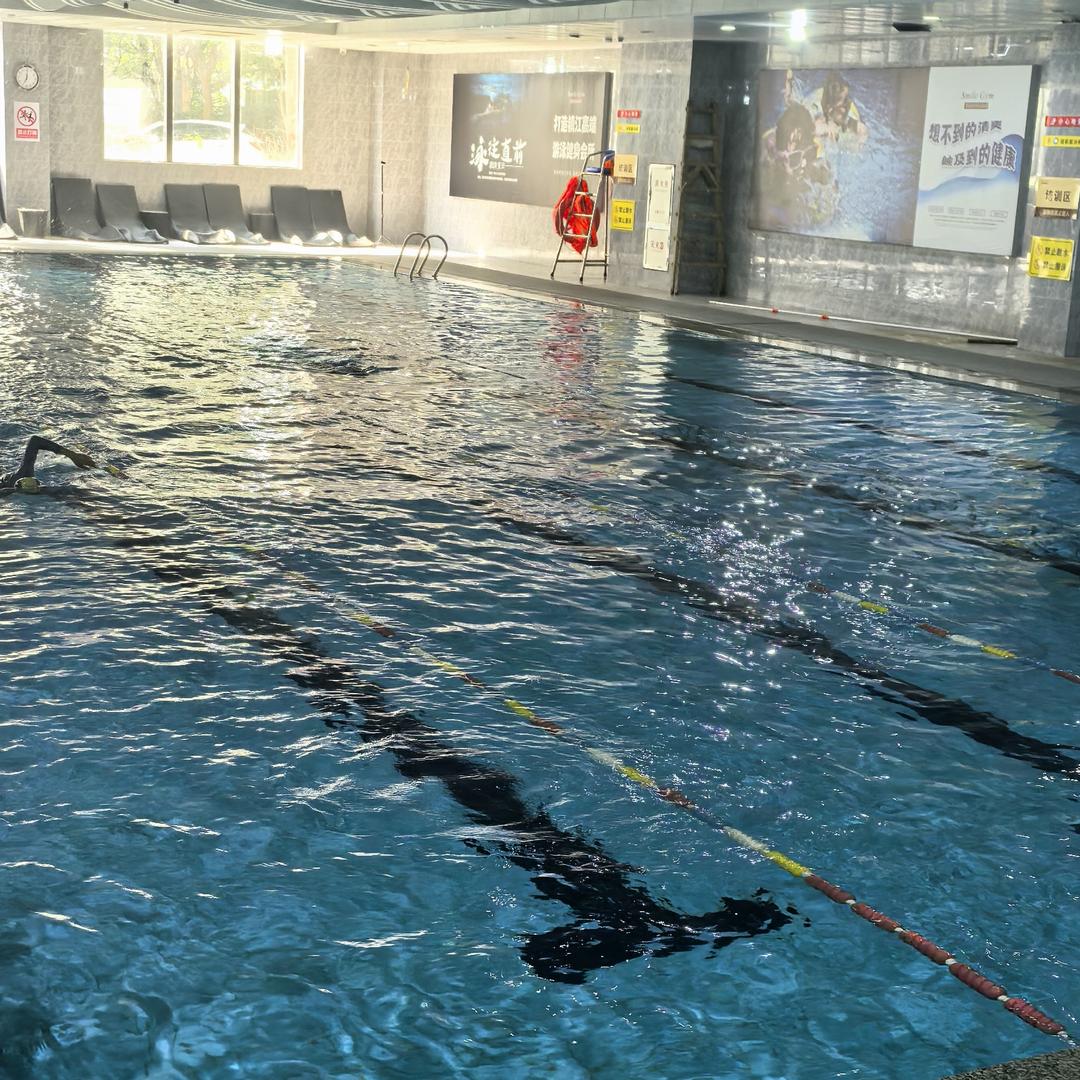 康慈游泳健身俱乐部徐小健