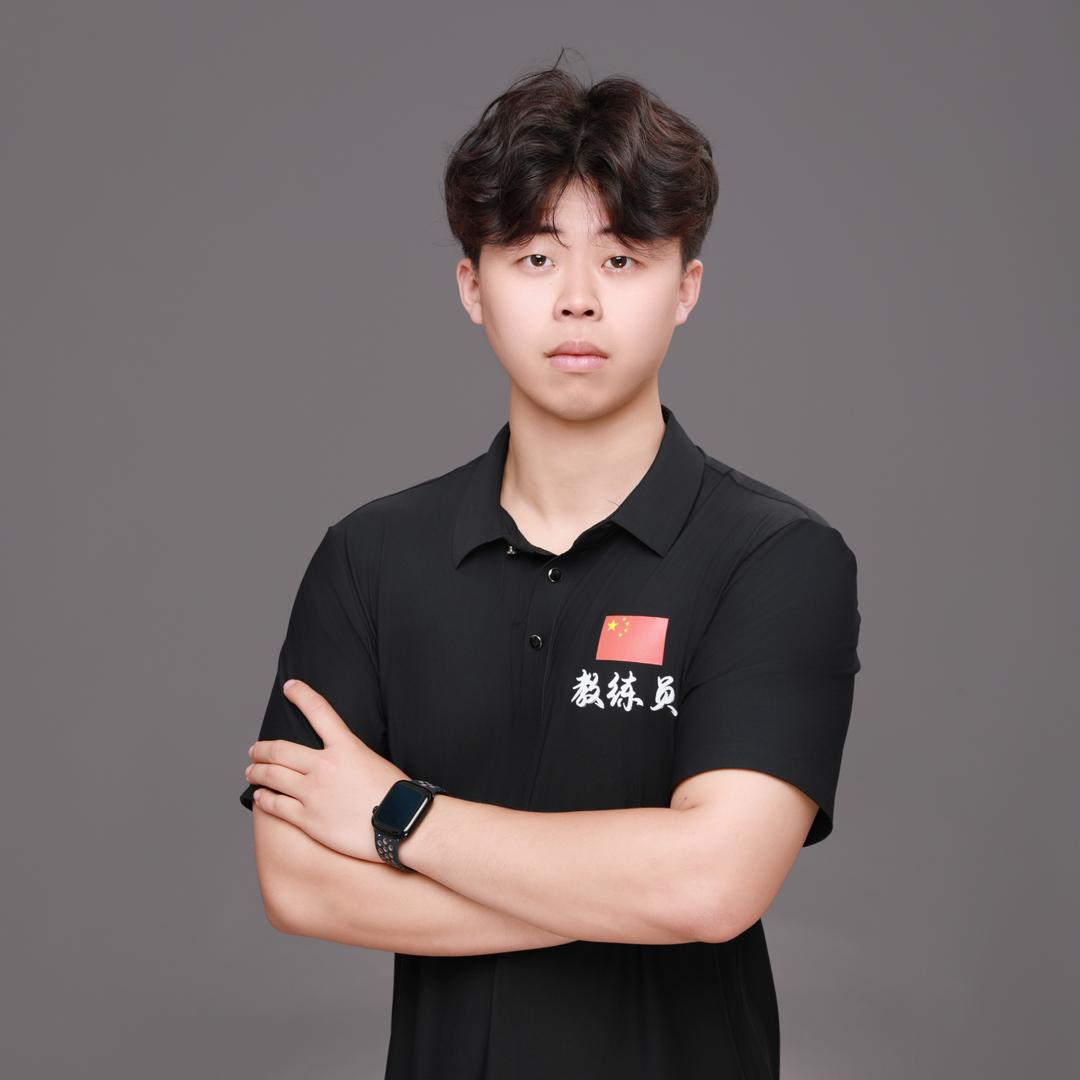 加能体育游泳宋教练