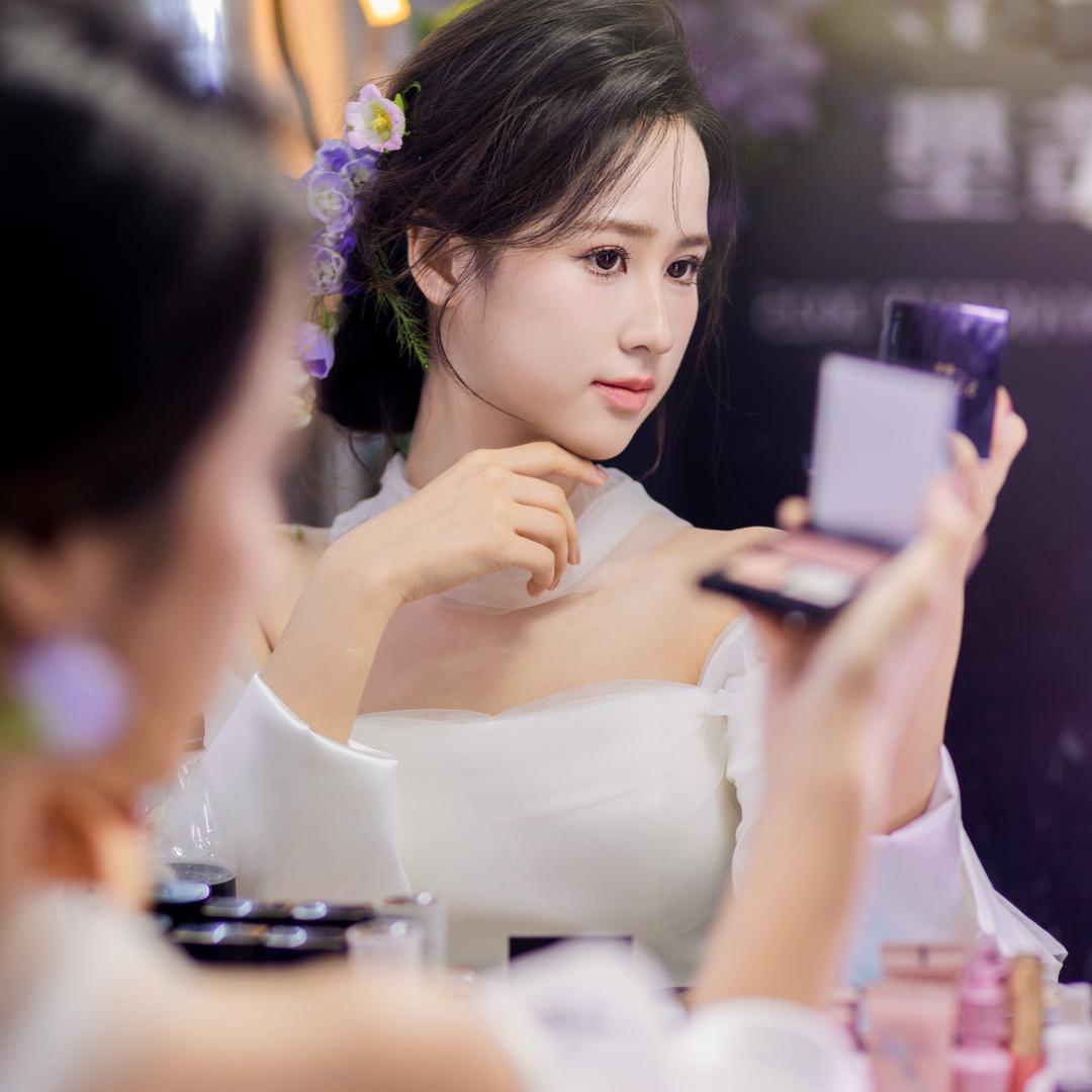 聚彩美妆教培可可老师