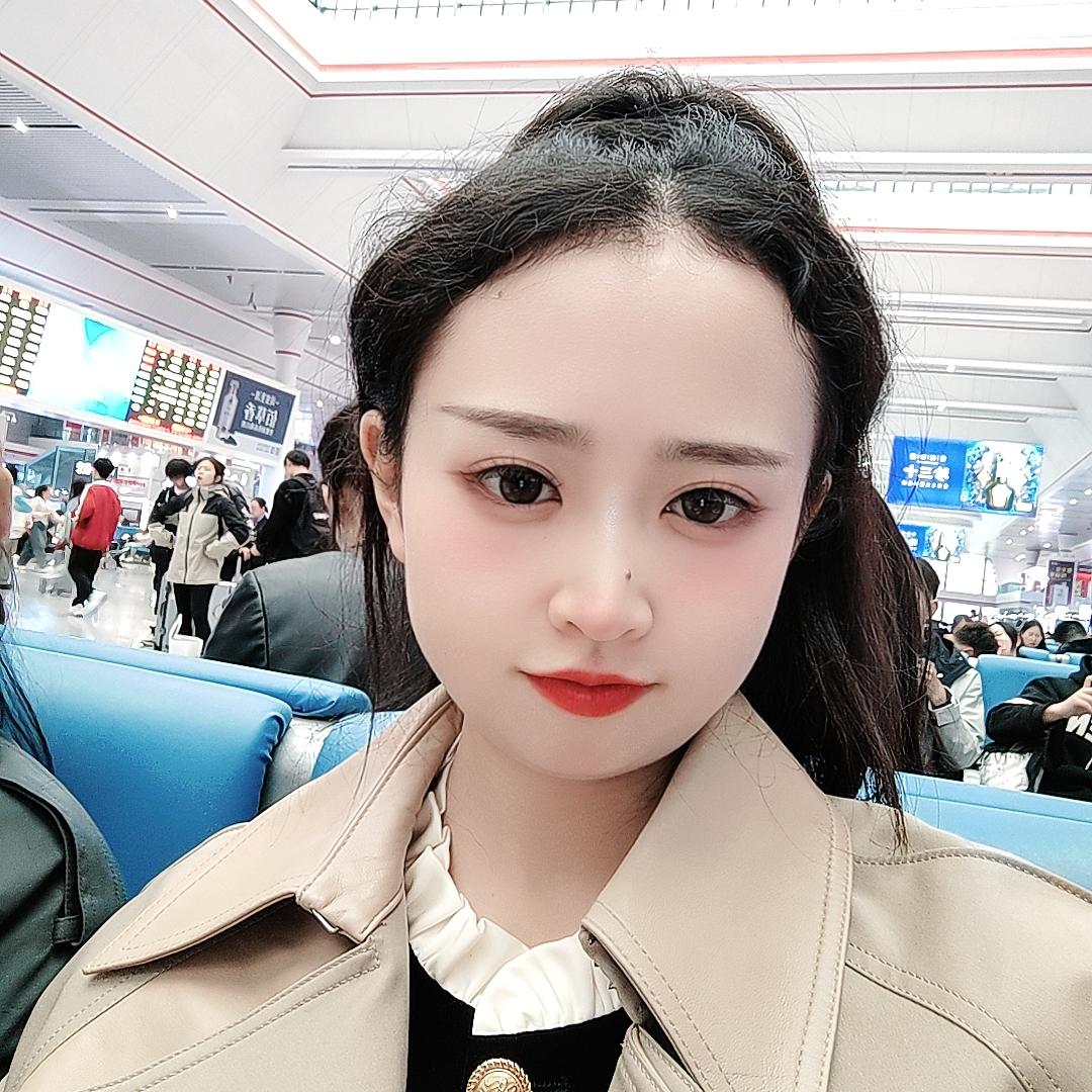 红提女装｜搭配师—秋秋