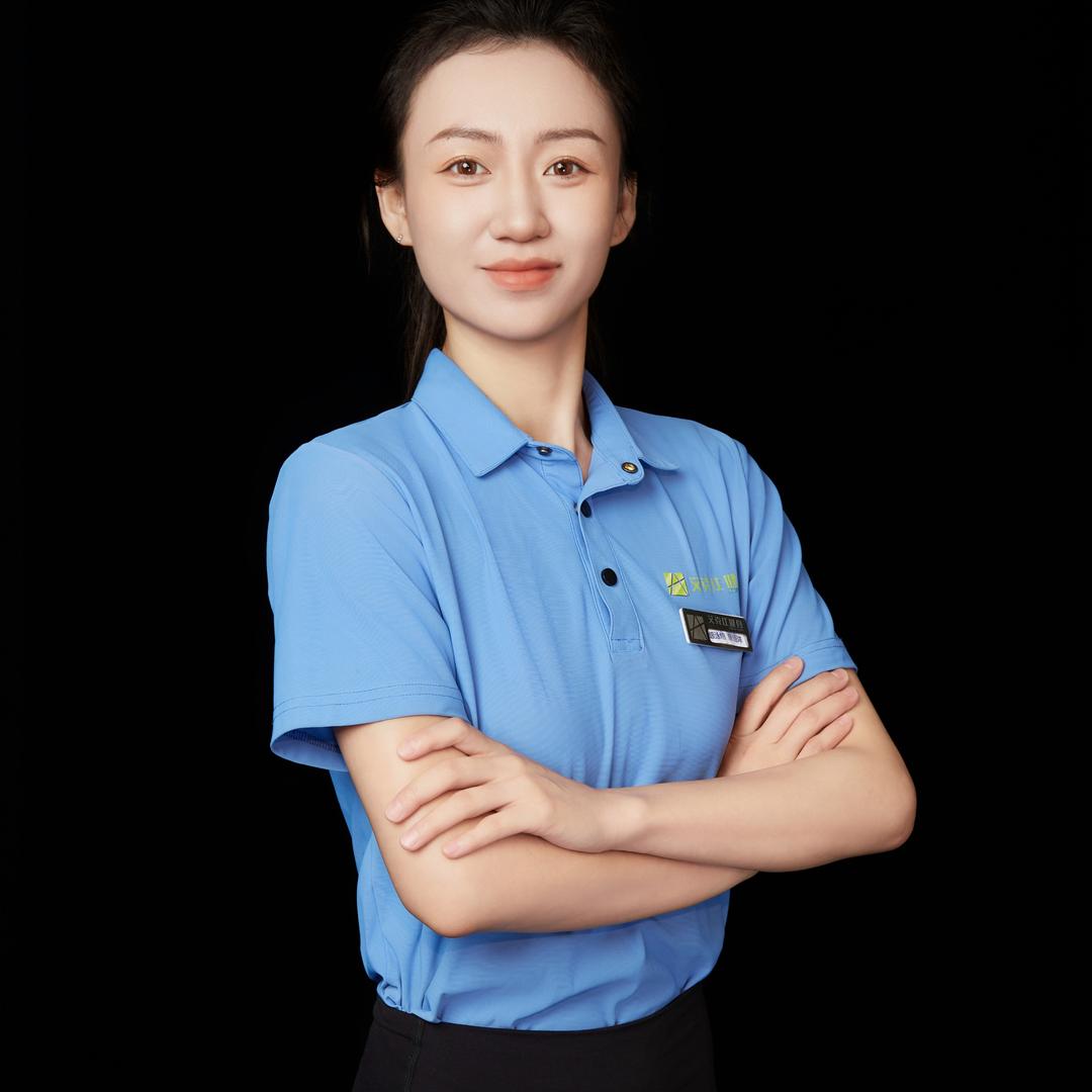 蓝鲸游泳基地康教练