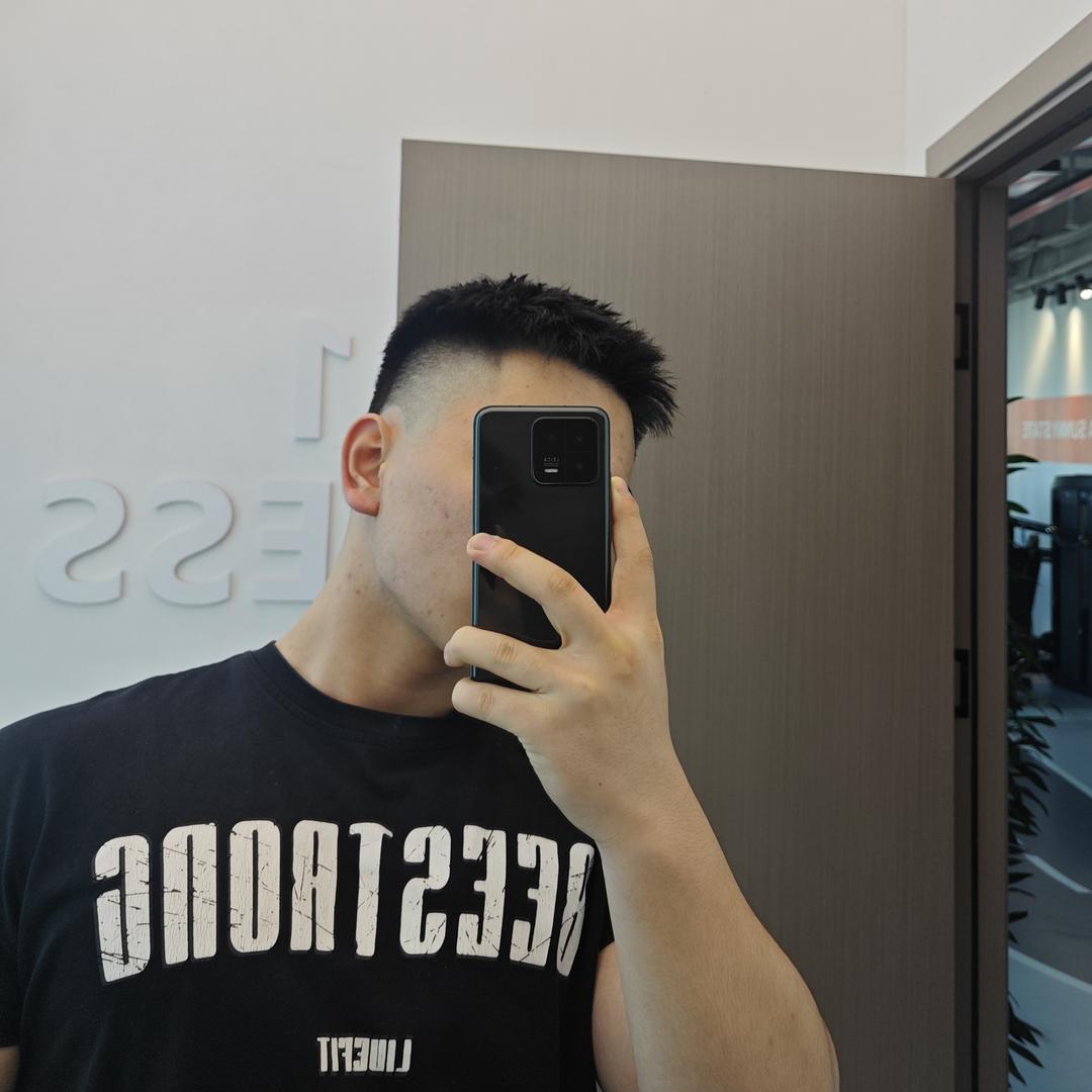 舒华健身教练郝杰