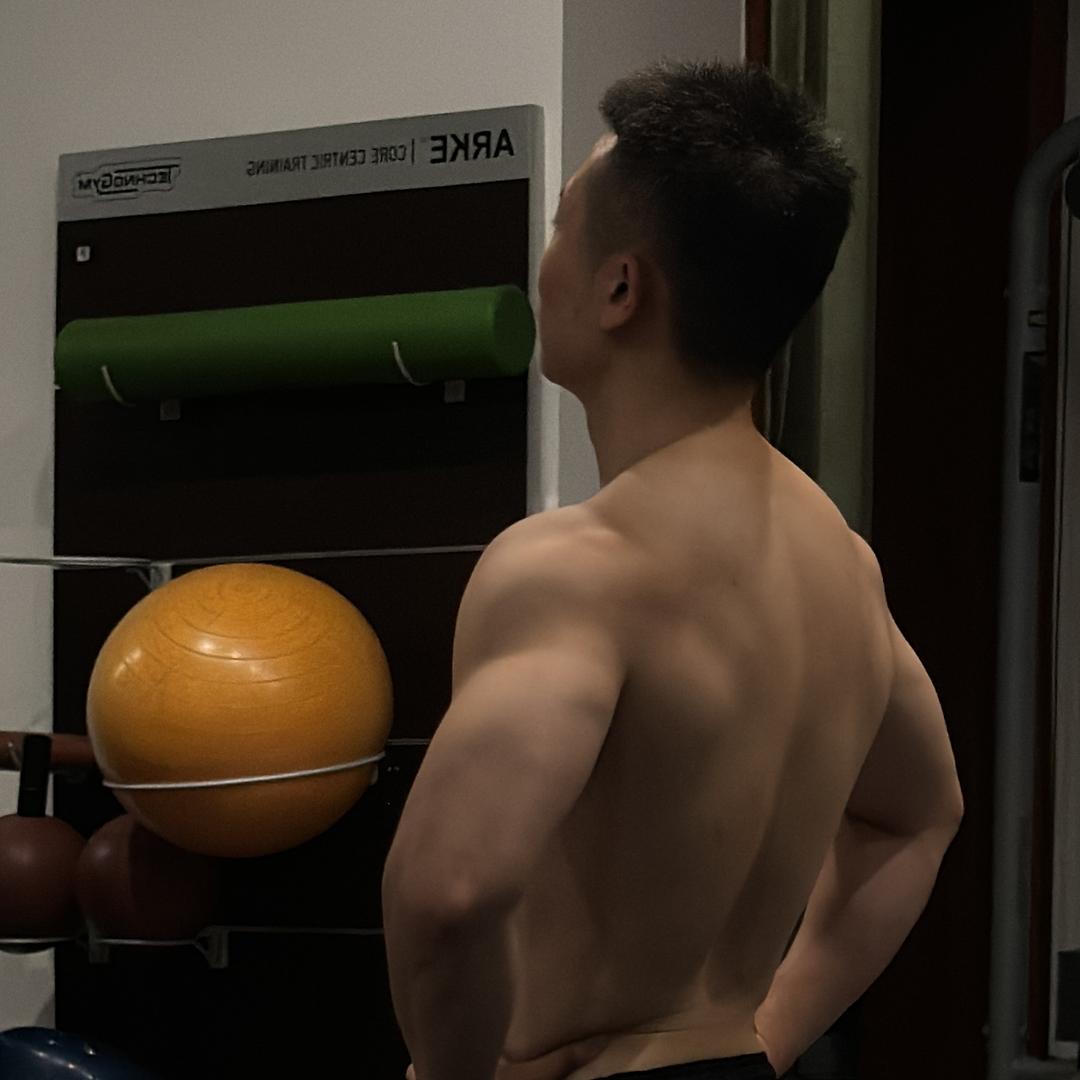 铂蓝郡游泳健身-可乐