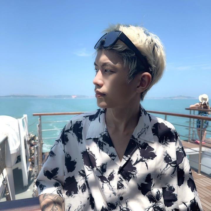 武汉潮流发型设计 余淮