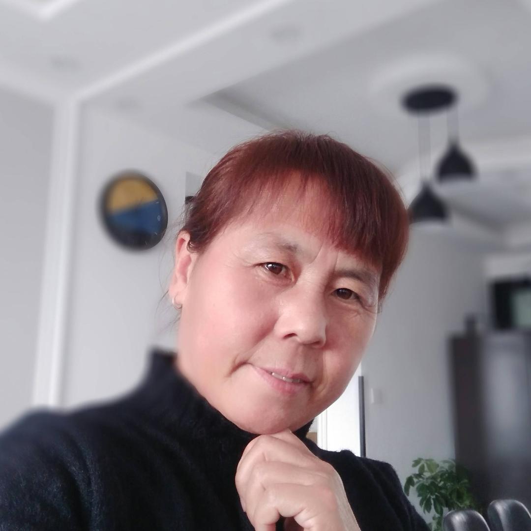 爱唱歌的农村小老太太