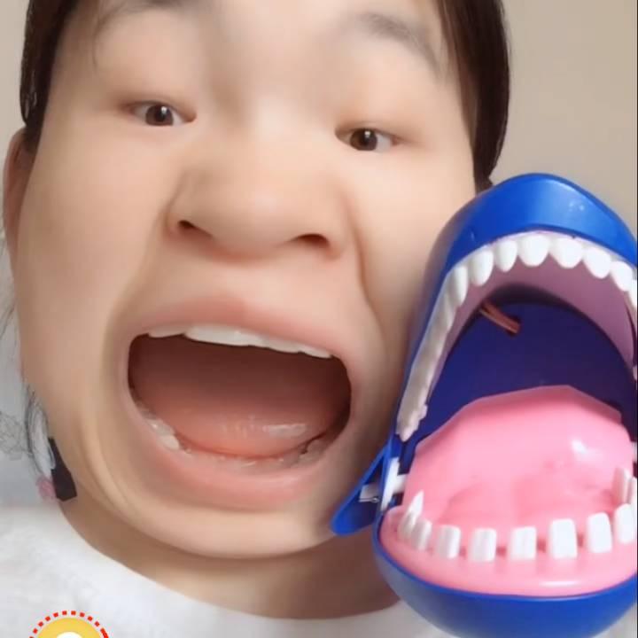 ❤️美丽的大嘴💗