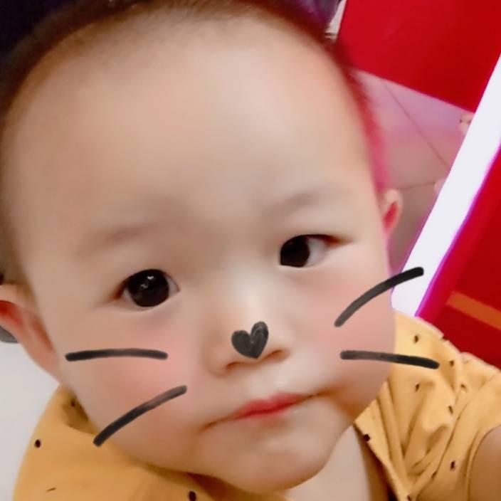 可爱的铛铛小朋友