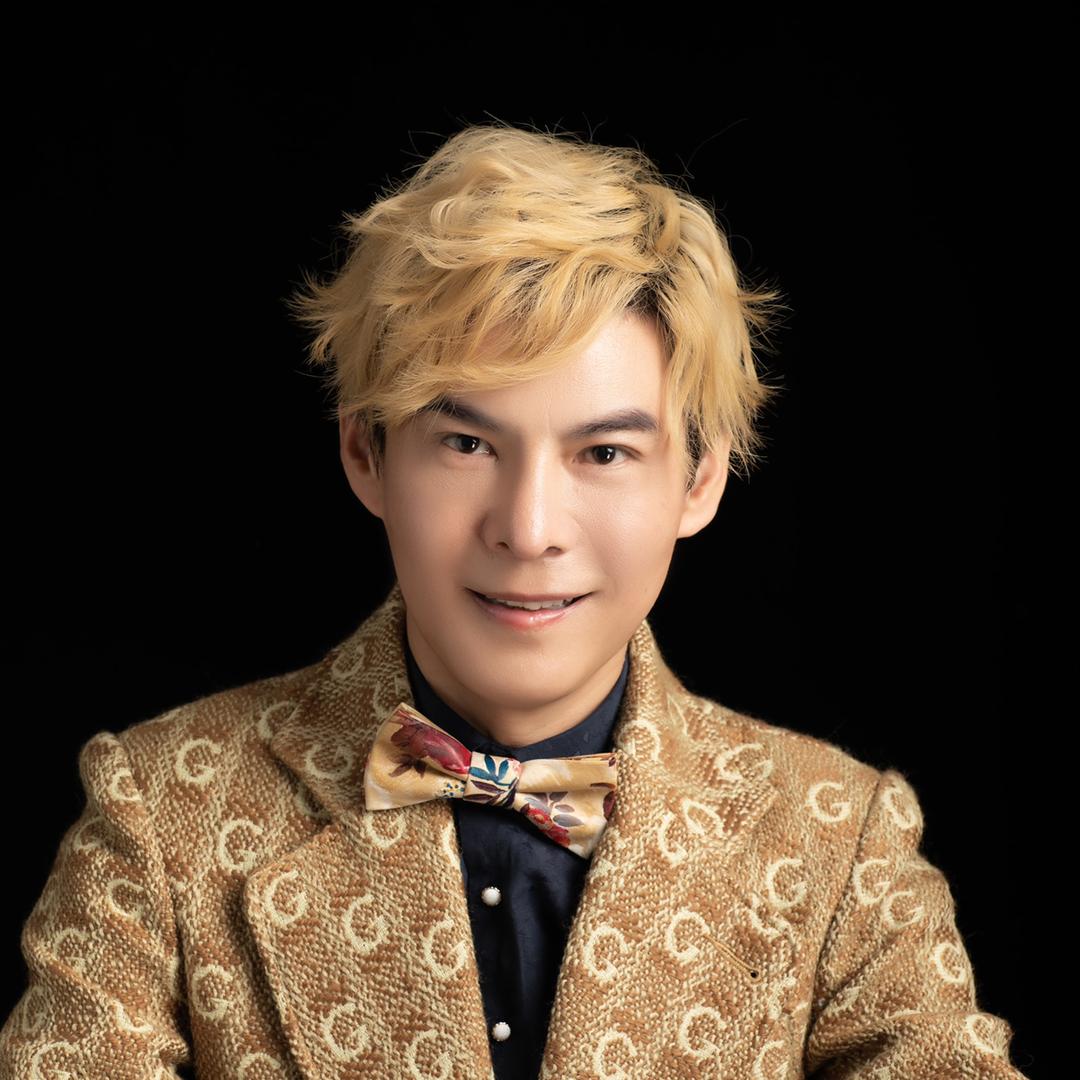 我就是姚老师呀！