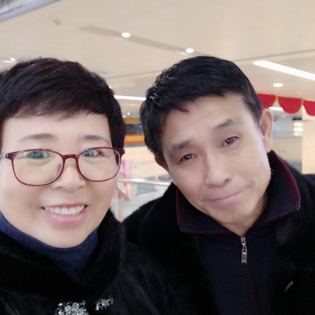 代亚新