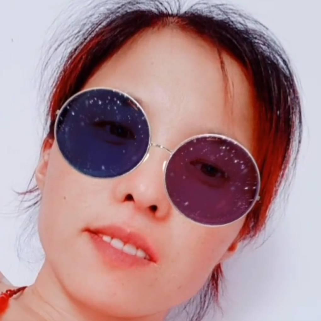 瓷砖美缝工地小姐姐