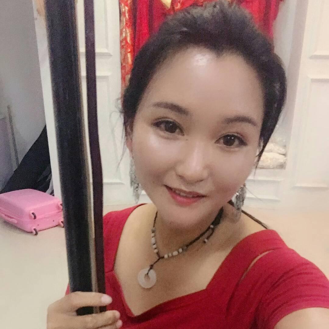 坠胡小雨
