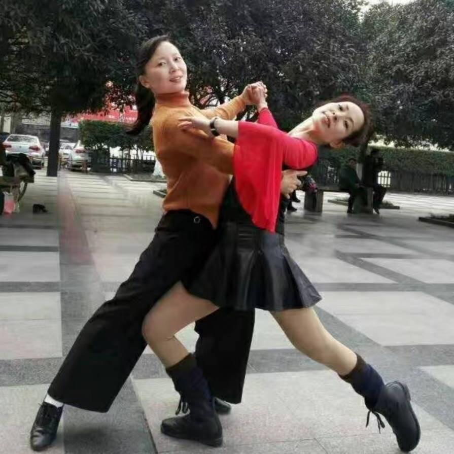 四川莉儿💃爱跳舞👫