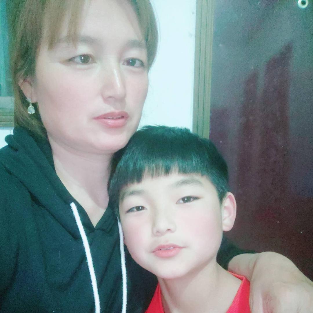 酸拧萌爱唱歌也爱跳舞