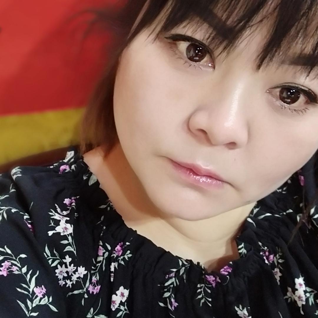 双翅蝴蝶飞