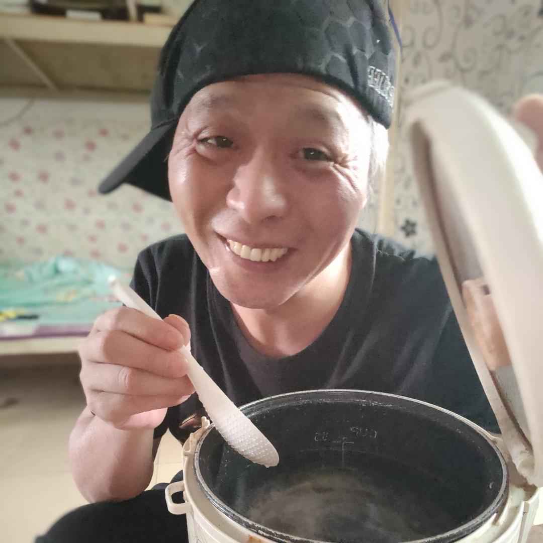 坚强单亲粑粑脱贫