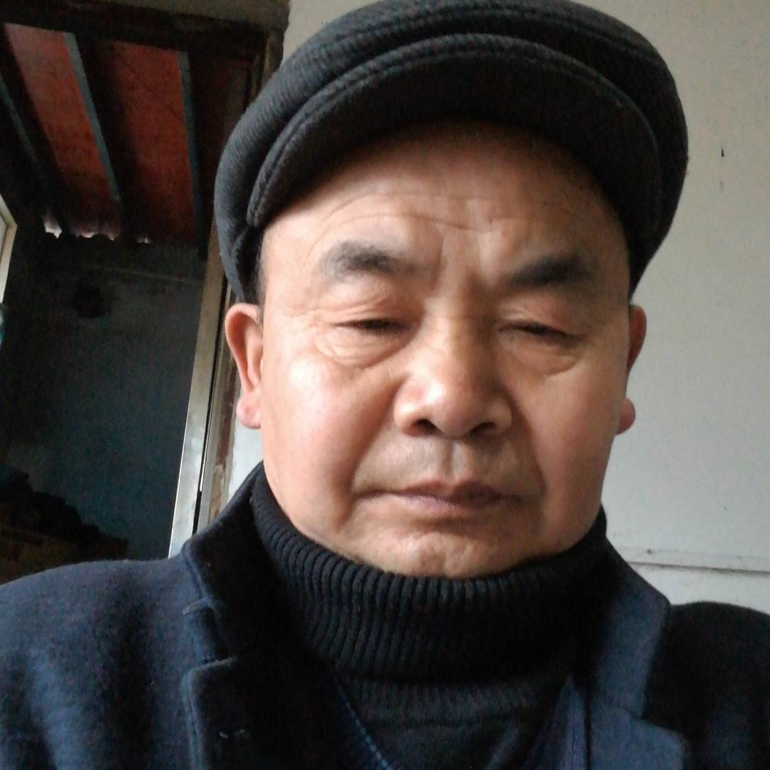 罗龙均