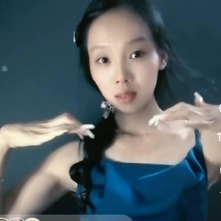 小飞手舞