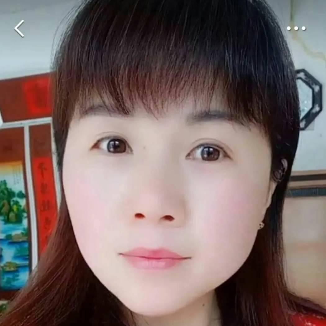 楼心月专业瓷砖美缝《张莲》