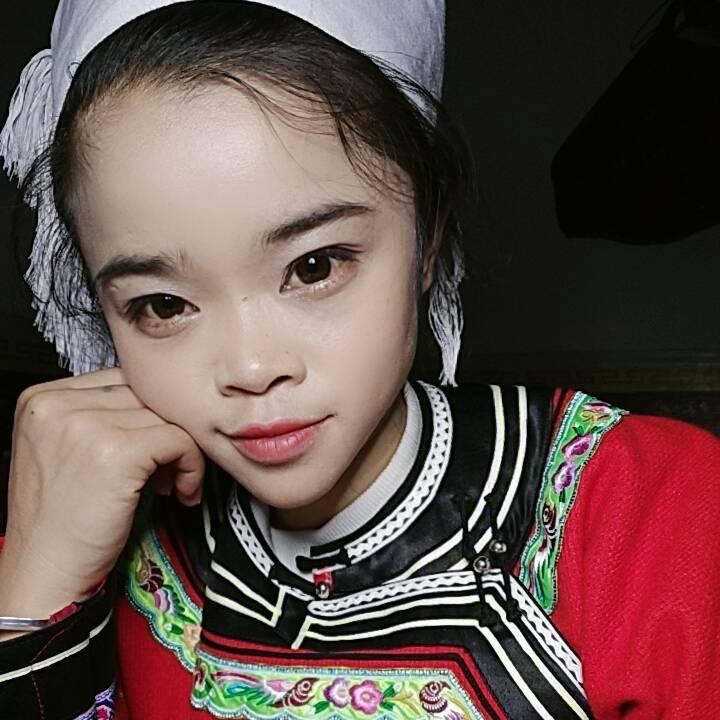 小英啊（橱窗）