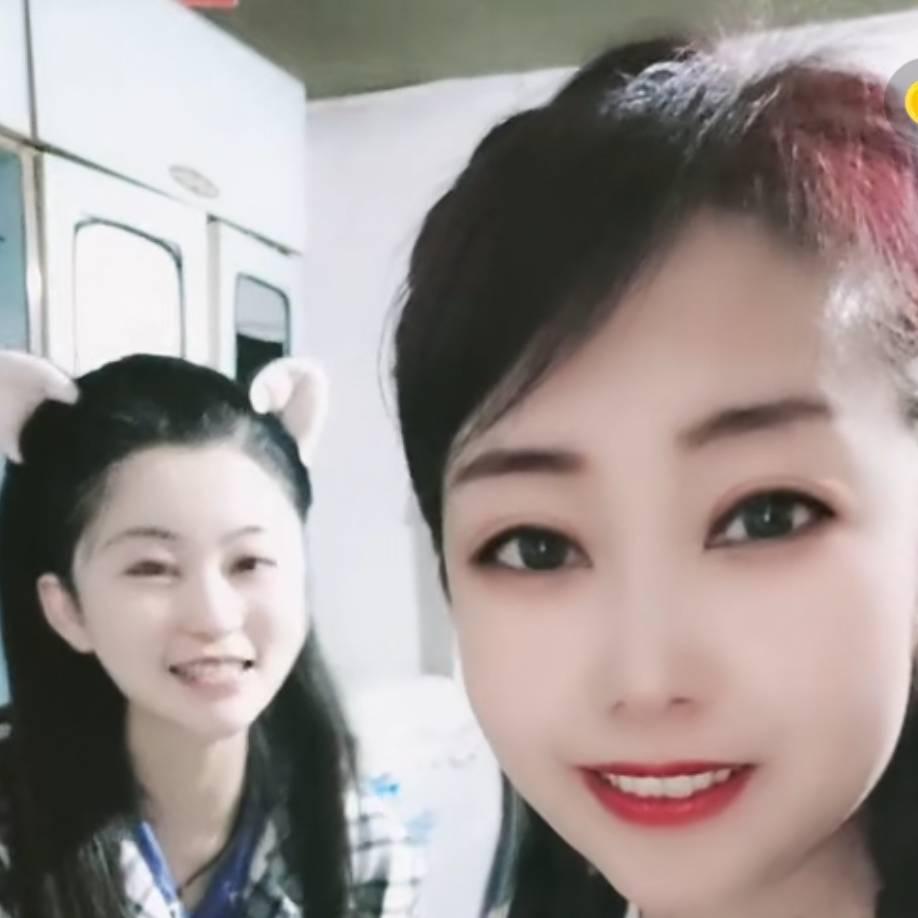 小脚爱穿大鞋