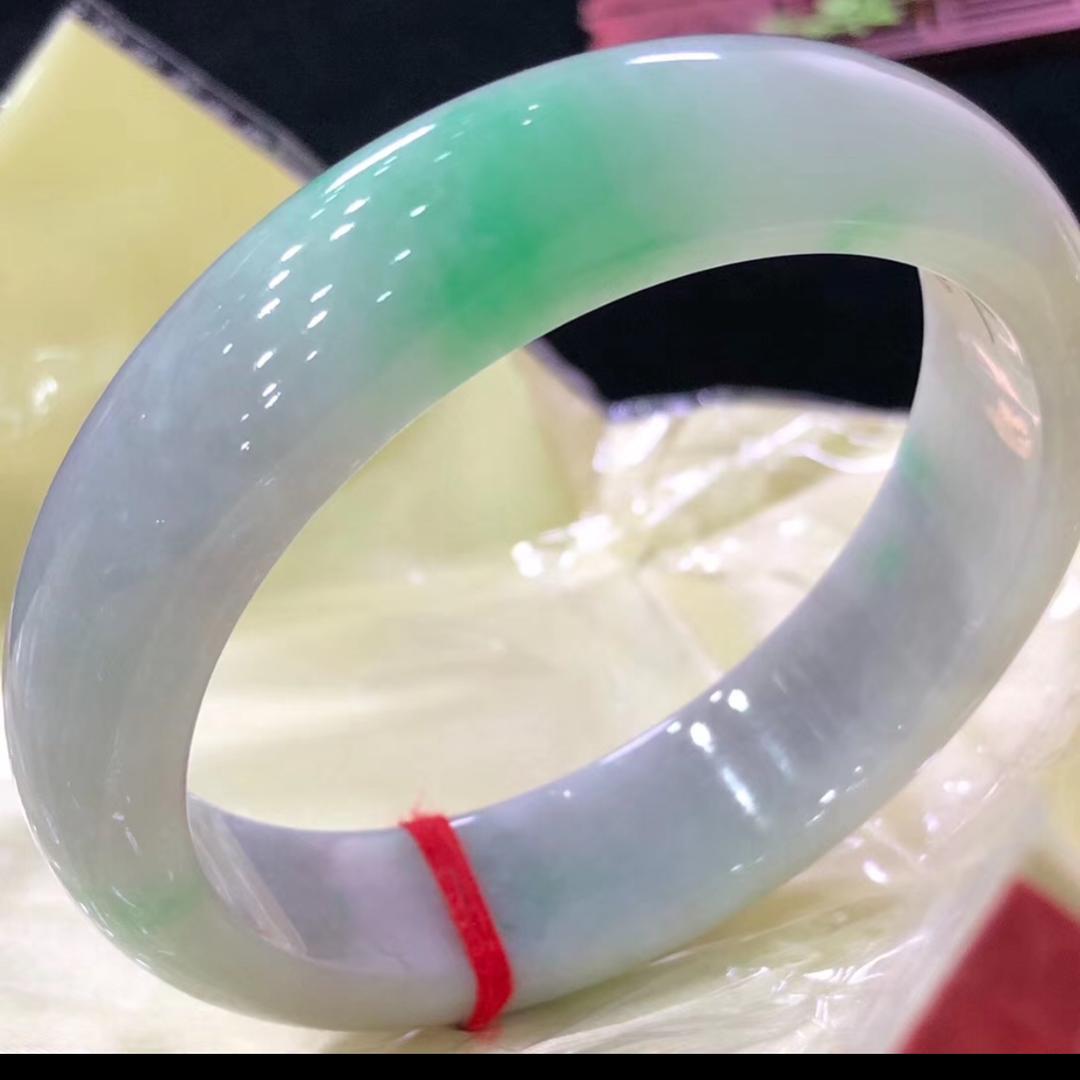 东海琪钰萱水晶珠宝