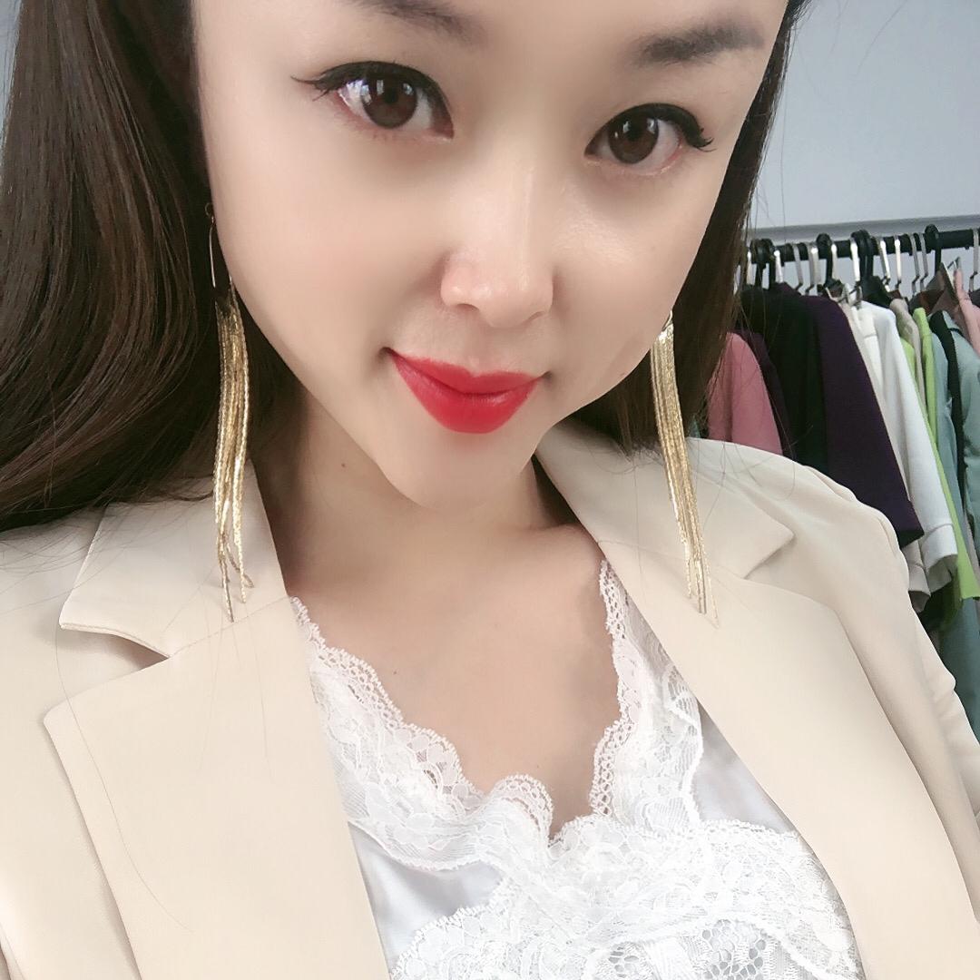 姜彤服装商行