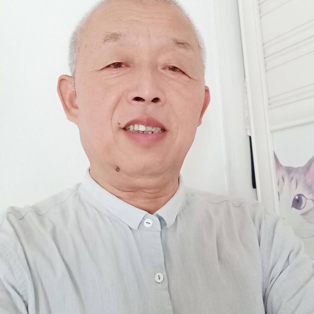笨老头。