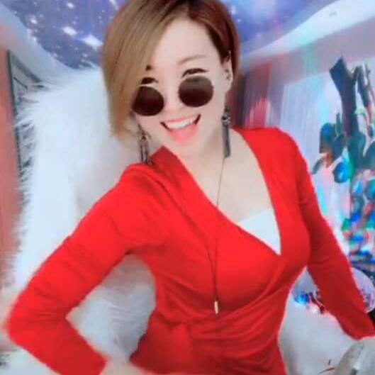 逗姐万人迷搞笑直播