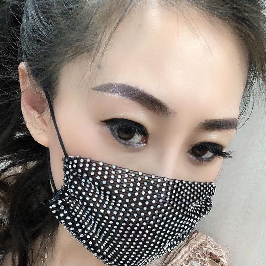 盘锦市双台子区涵轩羽服装店