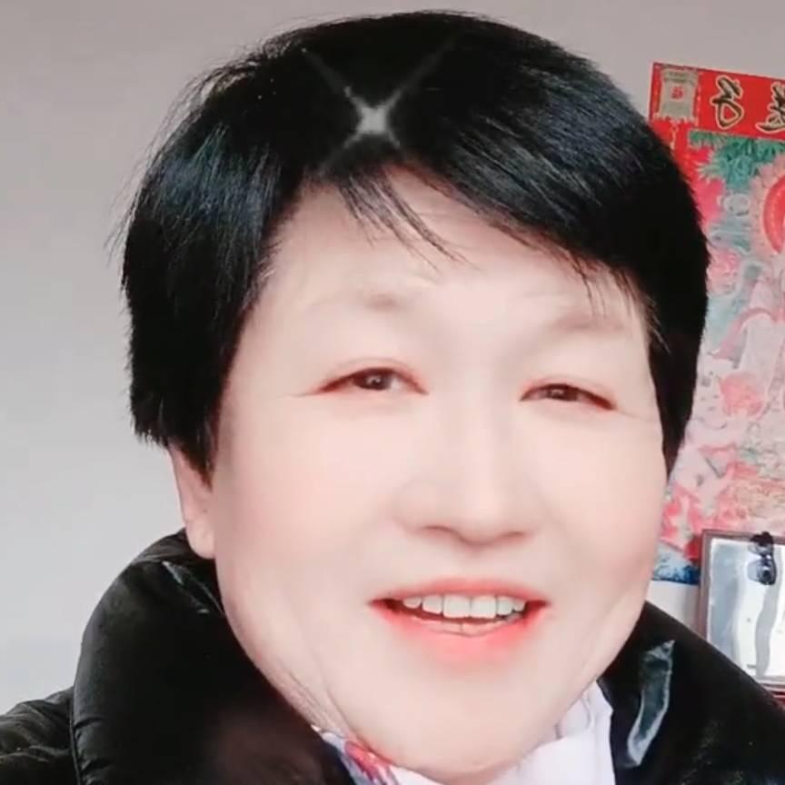 天上的云像朵花