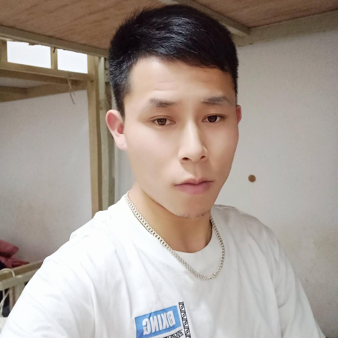 只愿做你的{小丑}☜