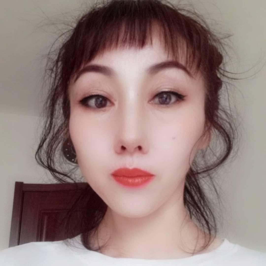 贝壳猫小美女装店
