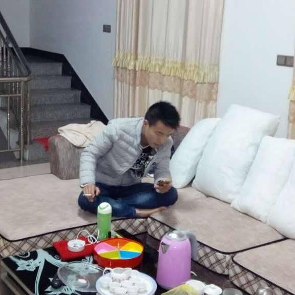 红果小帅哥^_^头像